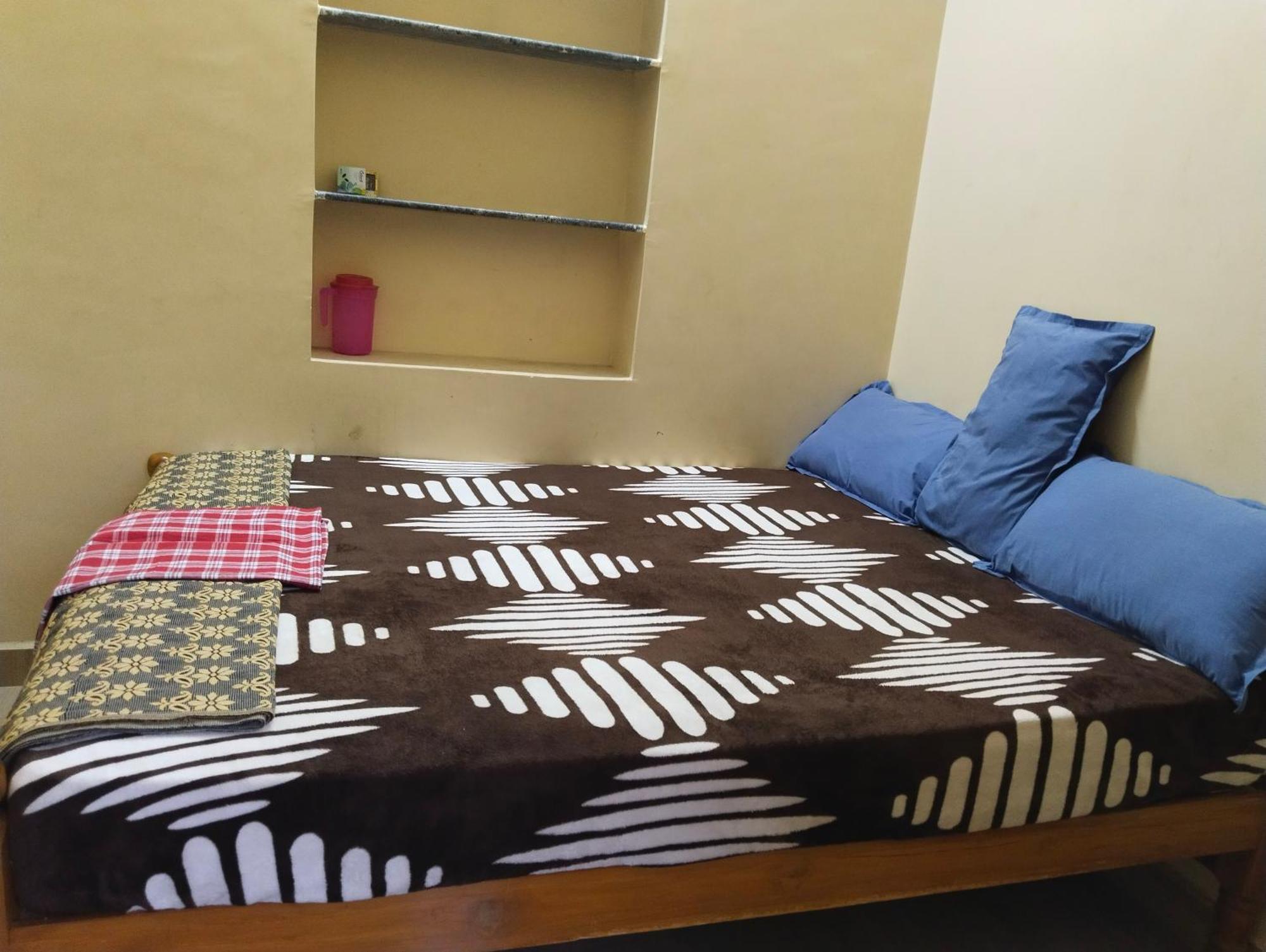 Selvalakshmi Restaurant And Lodge Tiruvannāmalai エクステリア 写真