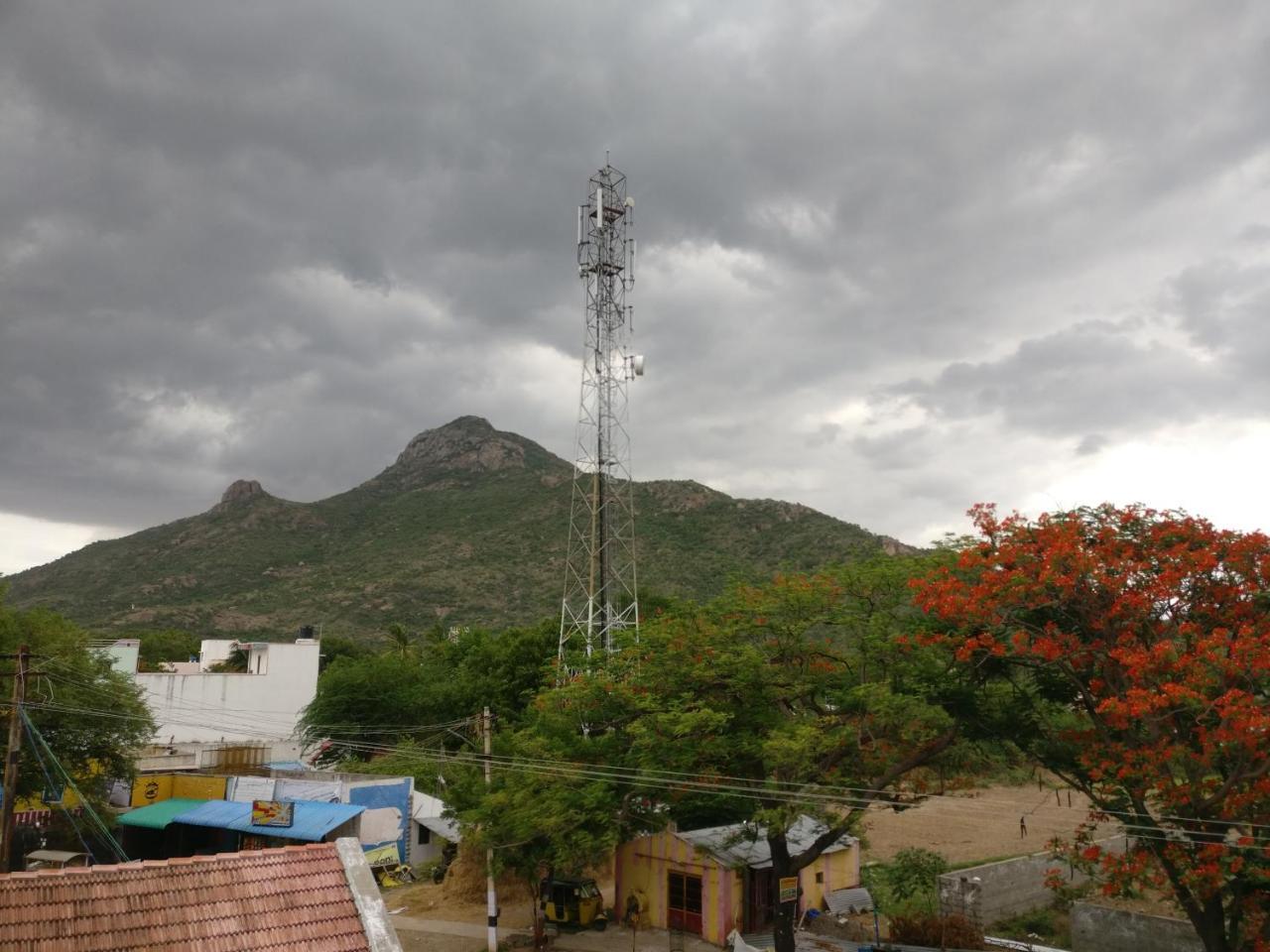 Selvalakshmi Restaurant And Lodge Tiruvannāmalai エクステリア 写真