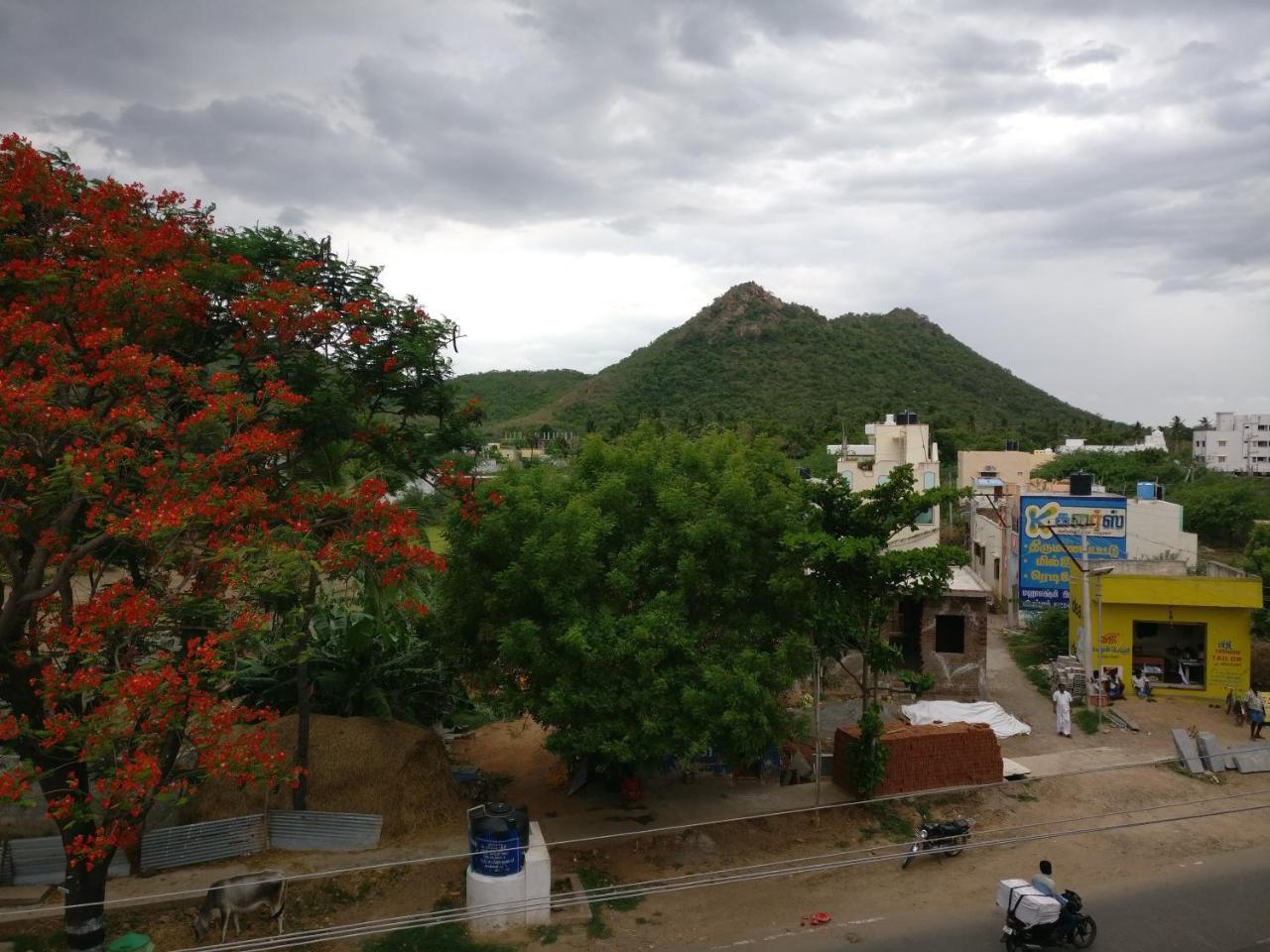 Selvalakshmi Restaurant And Lodge Tiruvannāmalai エクステリア 写真